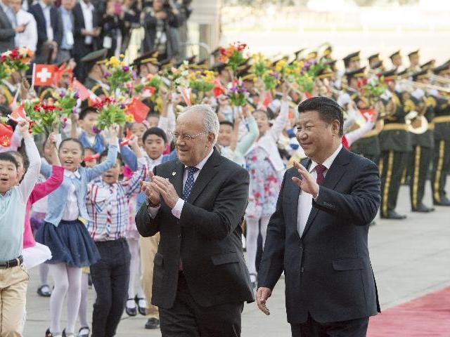президент Китая на шествии
