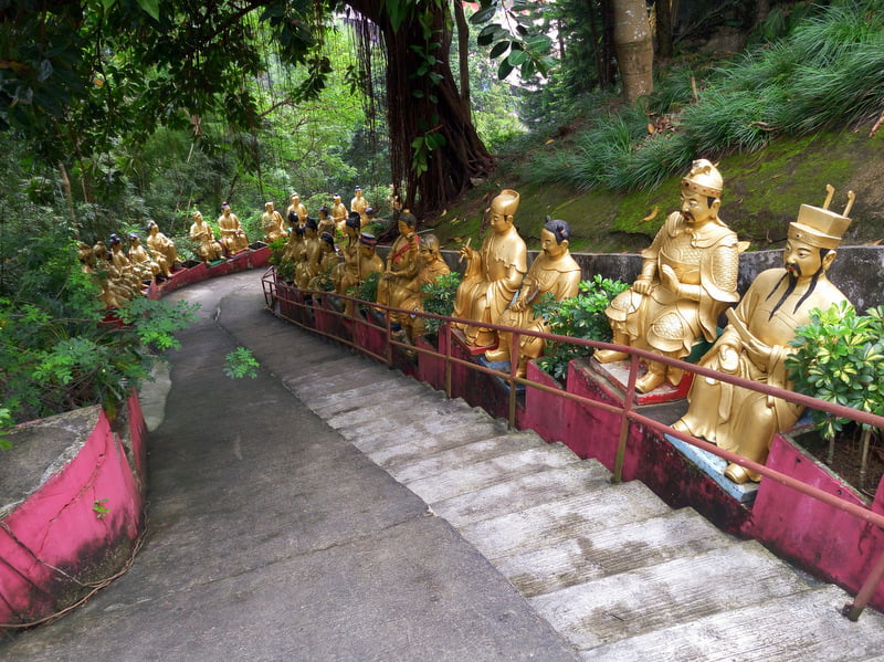 монастырь десяти тысяч будд