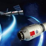 Китай запустил в космос корабль с двумя астронавтами